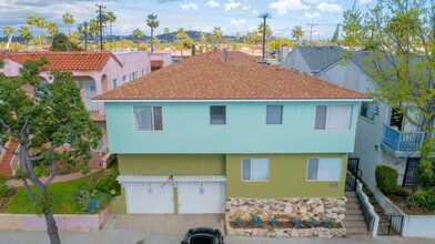 2210 Locust Ave in Long Beach, CA - Foto de edificio - Primary Photo