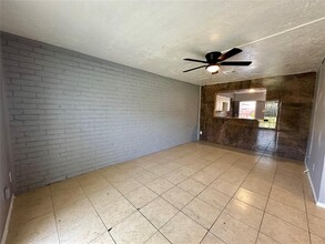 7373 Cook Rd in Houston, TX - Building Photo - Building Photo