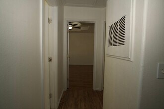 746 Sonesta Dr, Unit B in Harlingen, TX - Building Photo - Building Photo