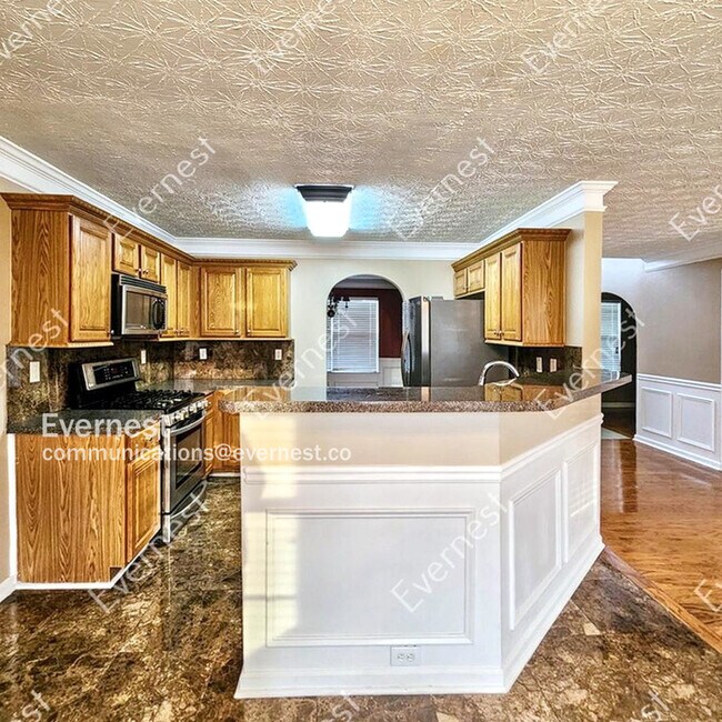 425 Brunswick Cir in Stockbridge, GA - Foto de edificio - Building Photo
