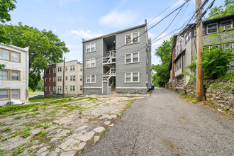 Vanderbilt Place E 42nd in Kansas City, MO - Building Photo - Building Photo