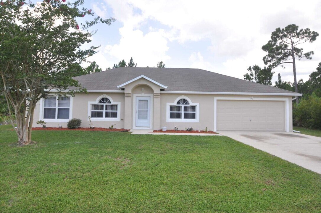 36 Frenora Ln in Palm Coast, FL - Building Photo