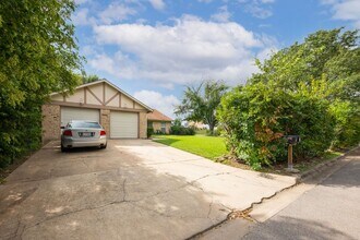 2605 Brickford Cove in Austin, TX - Building Photo - Building Photo