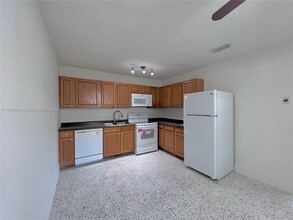 3216 SW 25th Ter in Miami, FL - Building Photo - Building Photo