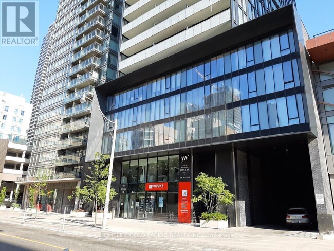 28-1528 Wellesley St E