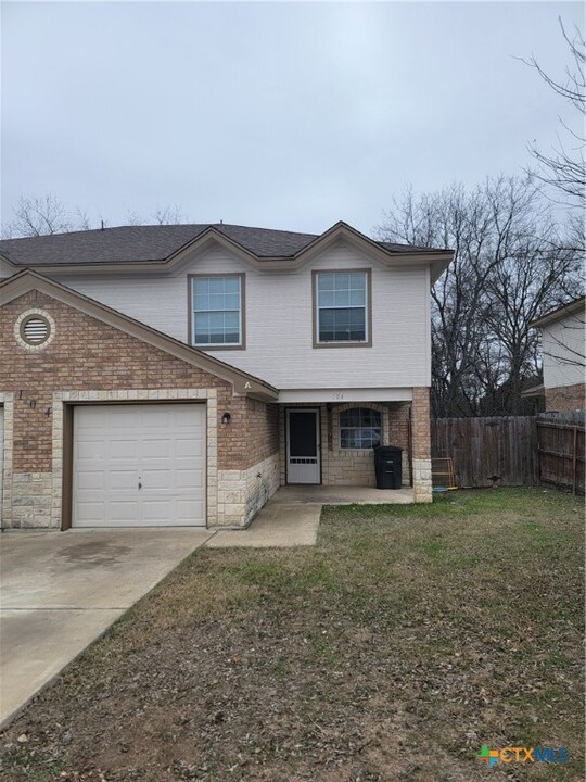 104 Kings Ct in Killeen, TX - Foto de edificio