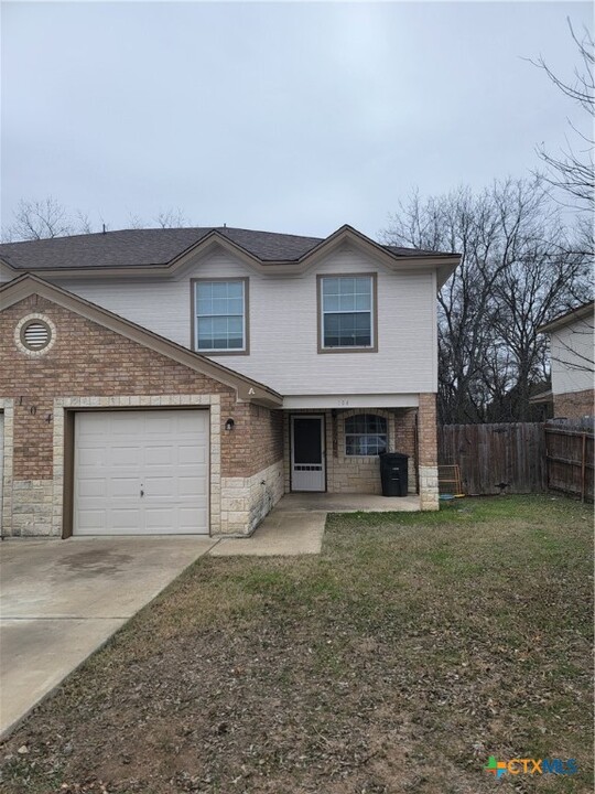 104 Kings Ct in Killeen, TX - Building Photo