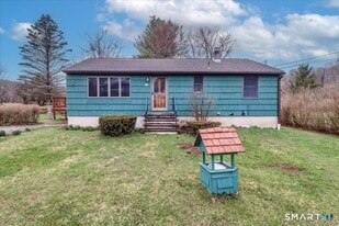 10 Bonnybrook Dr in New Milford, CT - Building Photo