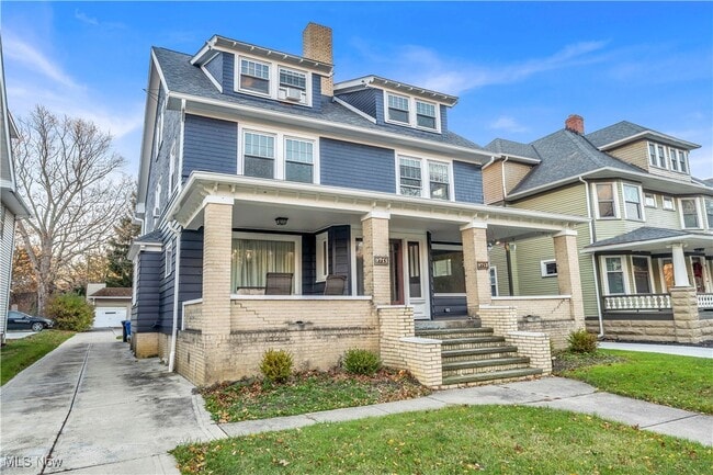 9711 Clifton Blvd-Unit -2 in Cleveland, OH - Foto de edificio - Building Photo