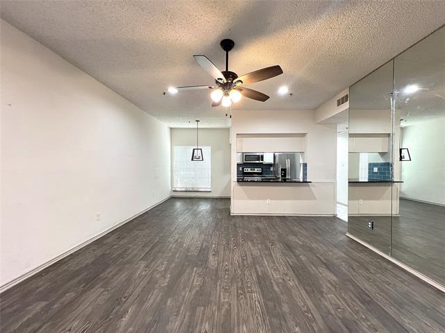 9747 Whitehurst Dr in Dallas, TX - Building Photo - Building Photo