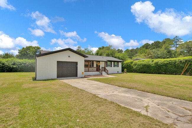 7001 Bronwyn St in Fayetteville, NC - Building Photo - Building Photo