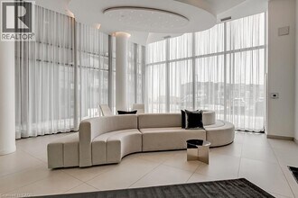 3210 Dakota Cmn in Burlington, ON - Building Photo - Building Photo