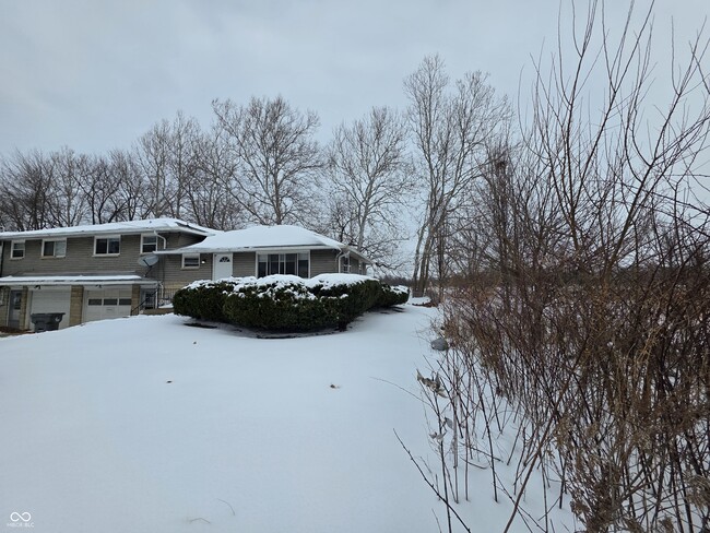 10166 Southeastern Ave in Indianapolis, IN - Building Photo - Building Photo