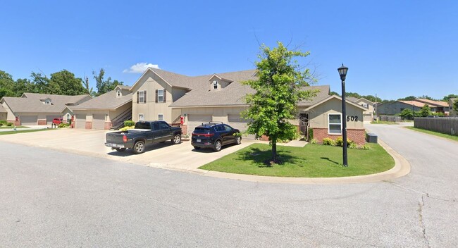 Cedar Circle in Rogers, AR - Building Photo - Primary Photo