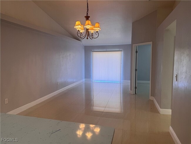 1003 Country Club Blvd in Cape Coral, FL - Building Photo - Building Photo