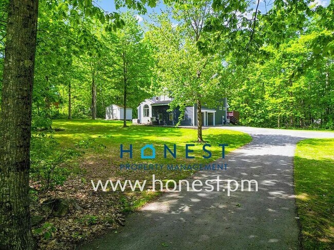 1180 West Rd in Belgrade, ME - Building Photo - Building Photo