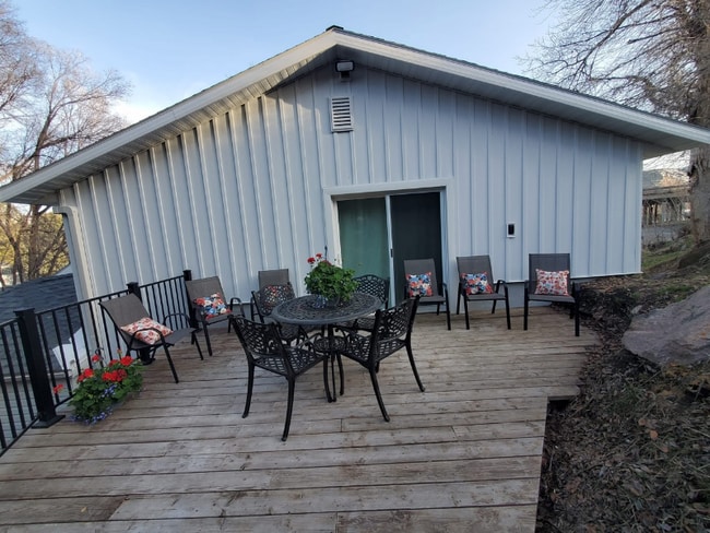 220 N Rapid Creek Rd in Inkom, ID - Foto de edificio - Building Photo