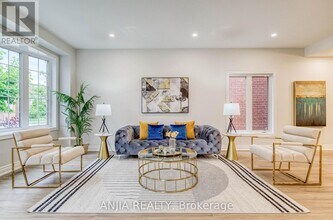 309 Tower Hill Rd in Richmond Hill, ON - Building Photo - Building Photo