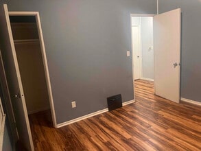 304 4th Ave in Iowa City, IA - Building Photo - Building Photo