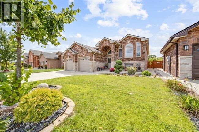 1937 Mark Ave in Windsor, ON - Foto de edificio - Building Photo