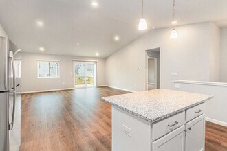 2210 Macatawa Ln in Waterford Township, MI - Building Photo - Building Photo