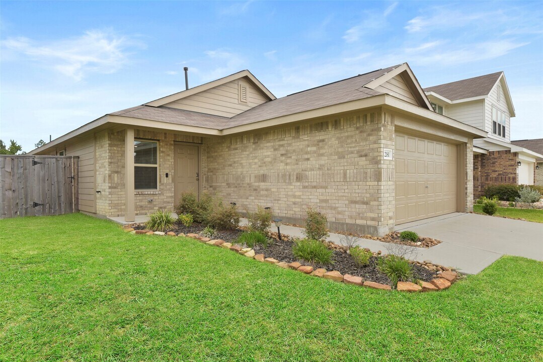 22181 Umbria Hls Dr in New Caney, TX - Building Photo