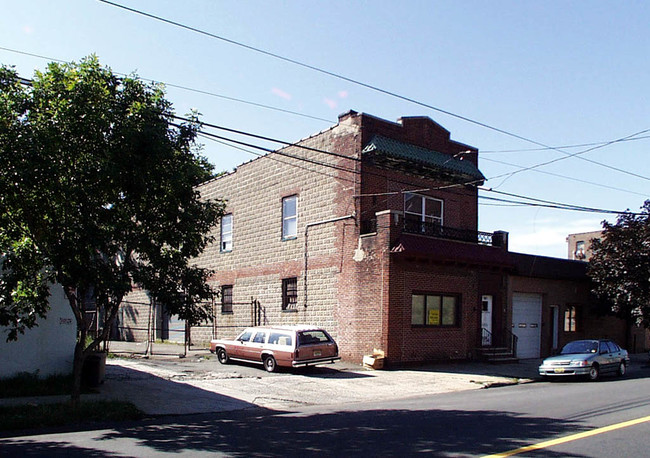 192 Avenue E in Bayonne, NJ - Building Photo - Building Photo