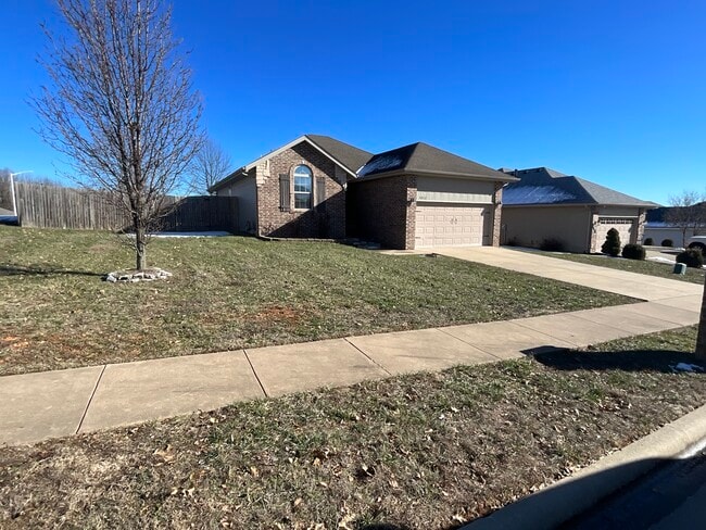 3812 N 29th St in Ozark, MO - Building Photo - Building Photo