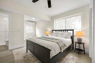 1232 NW 32nd Pl in Miami, FL - Building Photo - Building Photo