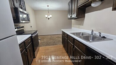 3917 Heritage Hills Dr in Bloomington, MN - Building Photo - Building Photo