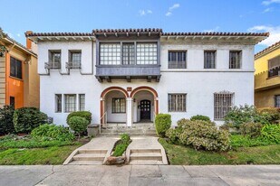 457 Cochran Ave in Los Angeles, CA - Building Photo