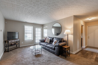 The Elms Apartments in Gahanna, OH - Building Photo - Interior Photo