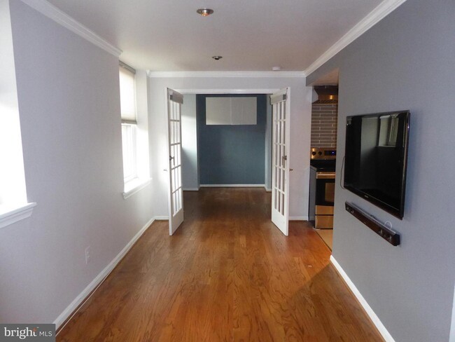 1436 Meridian Pl NW, Unit 404