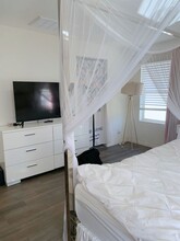 3191 E Olympic Dr in Ontario, CA - Foto de edificio - Building Photo