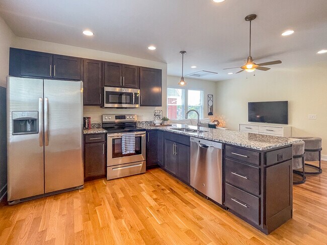 920 Grand Ave, Unit 1 in Cincinnati, OH - Foto de edificio - Building Photo