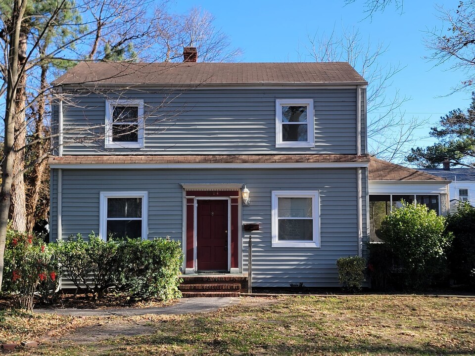 8804 Semmes Ave in Norfolk, VA - Building Photo