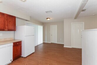 5313 8th St Ct W in Bradenton, FL - Foto de edificio - Building Photo