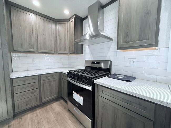 property at 29909 Flushing Dr