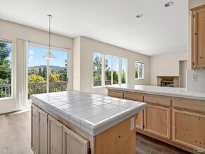 5794 Owl Hill Ave in Santa Rosa, CA - Building Photo - Building Photo