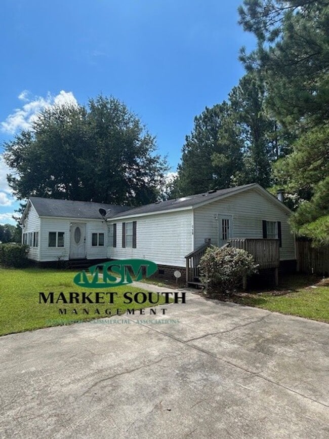 170 Lindsey Dr in Richmond Hill, GA - Building Photo - Building Photo