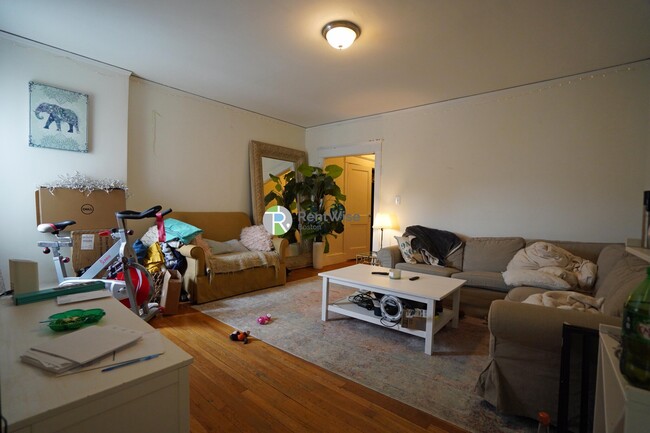 489 E Broadway, Unit 1