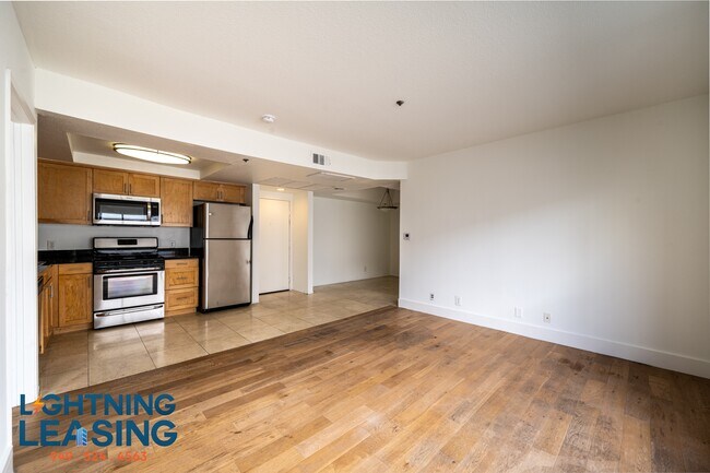 937 Palm Ave in West Hollywood, CA - Building Photo - Building Photo