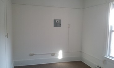 60 Carroll St-Unit -B8 in Poughkeepsie, NY - Building Photo - Building Photo