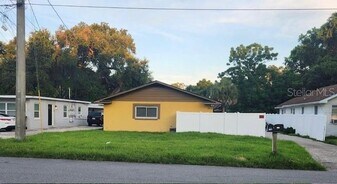 1914 CHAMBERLIN St in Orlando, FL - Building Photo