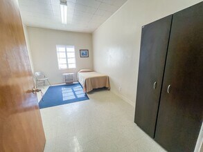 712 W Walnut St in Loving, NM - Building Photo - Building Photo