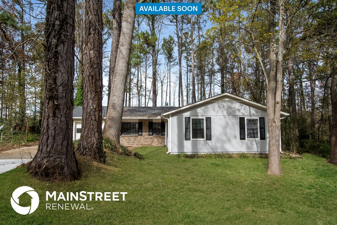 1824 Merry Oak Rd SW in Marietta, GA - Building Photo