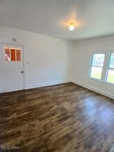 528 E Indianola Ave, Unit down in Youngstown, OH - Building Photo - Building Photo