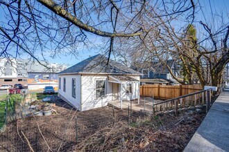 225 SE Spring St in Pullman, WA - Building Photo - Building Photo