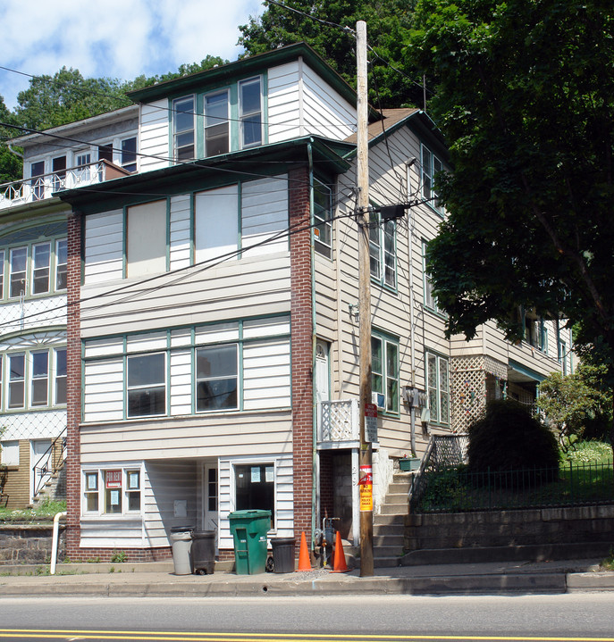 5 E Sunbury St in Shamokin, PA - Foto de edificio