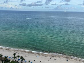 19333 Collins Ave in Sunny Isles Beach, FL - Building Photo - Building Photo